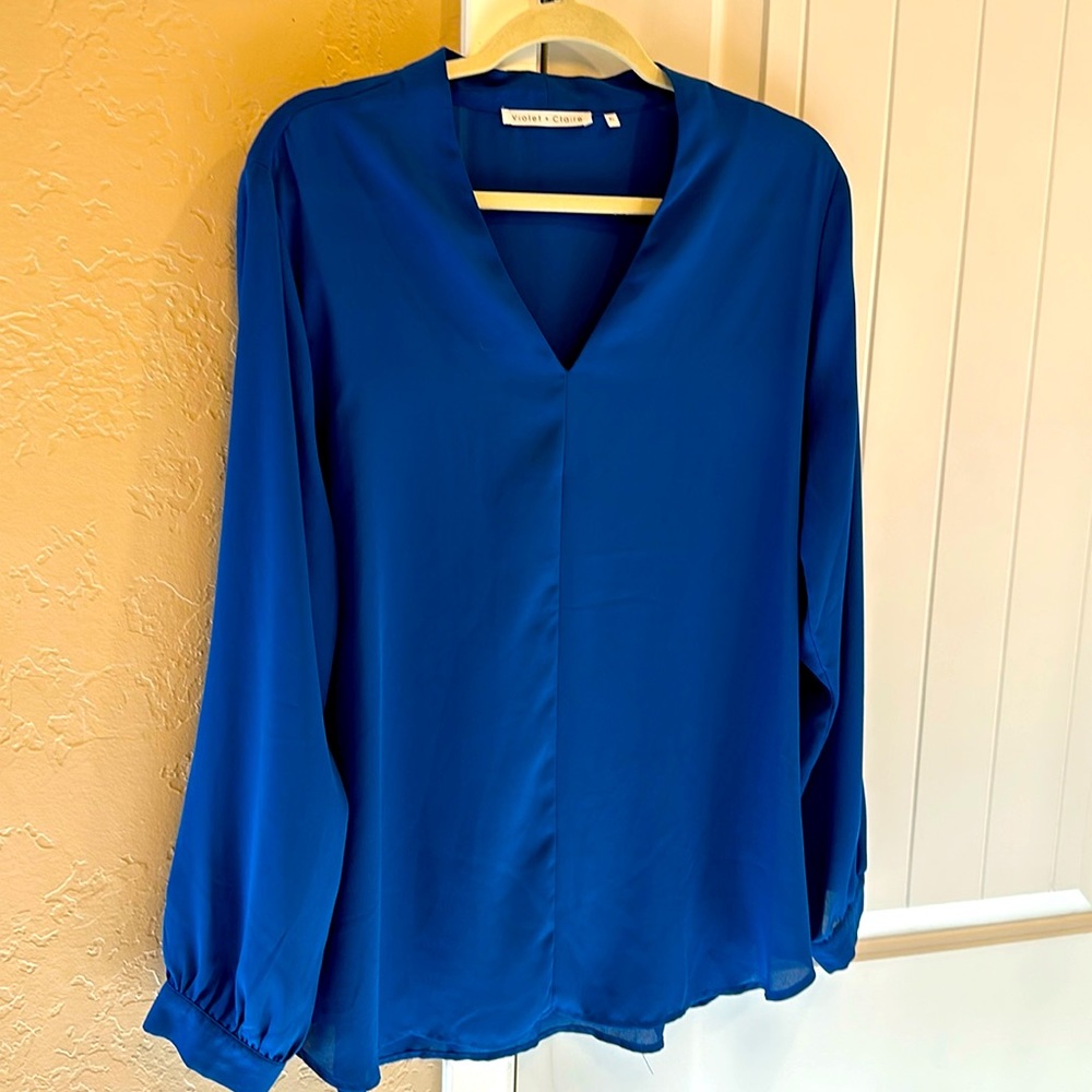 Violet & Clair long sleeve blue blouse
